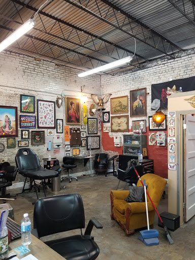 Tattoo Shop «Ironclad Tattoo Gallery», reviews and photos, 194 N 2nd Ave, Saltillo, MS 38866, USA