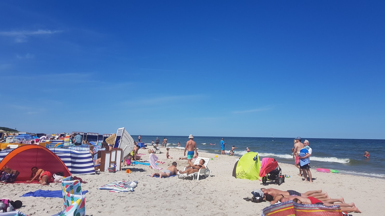 Photo of Jurata Beach and the settlement