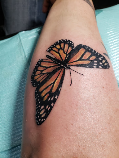 Tattoo Shop «Roselle Tattoo Company», reviews and photos, 25W163 Lake St, Roselle, IL 60172, USA