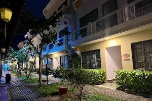 Hoi An Town Home Resort image