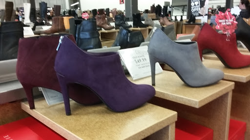 Shoe Store «DSW Designer Shoe Warehouse», reviews and photos, 2515 W 75th St, Naperville, IL 60540, USA