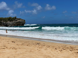 Photo de Shipwreck beach avec baie longue