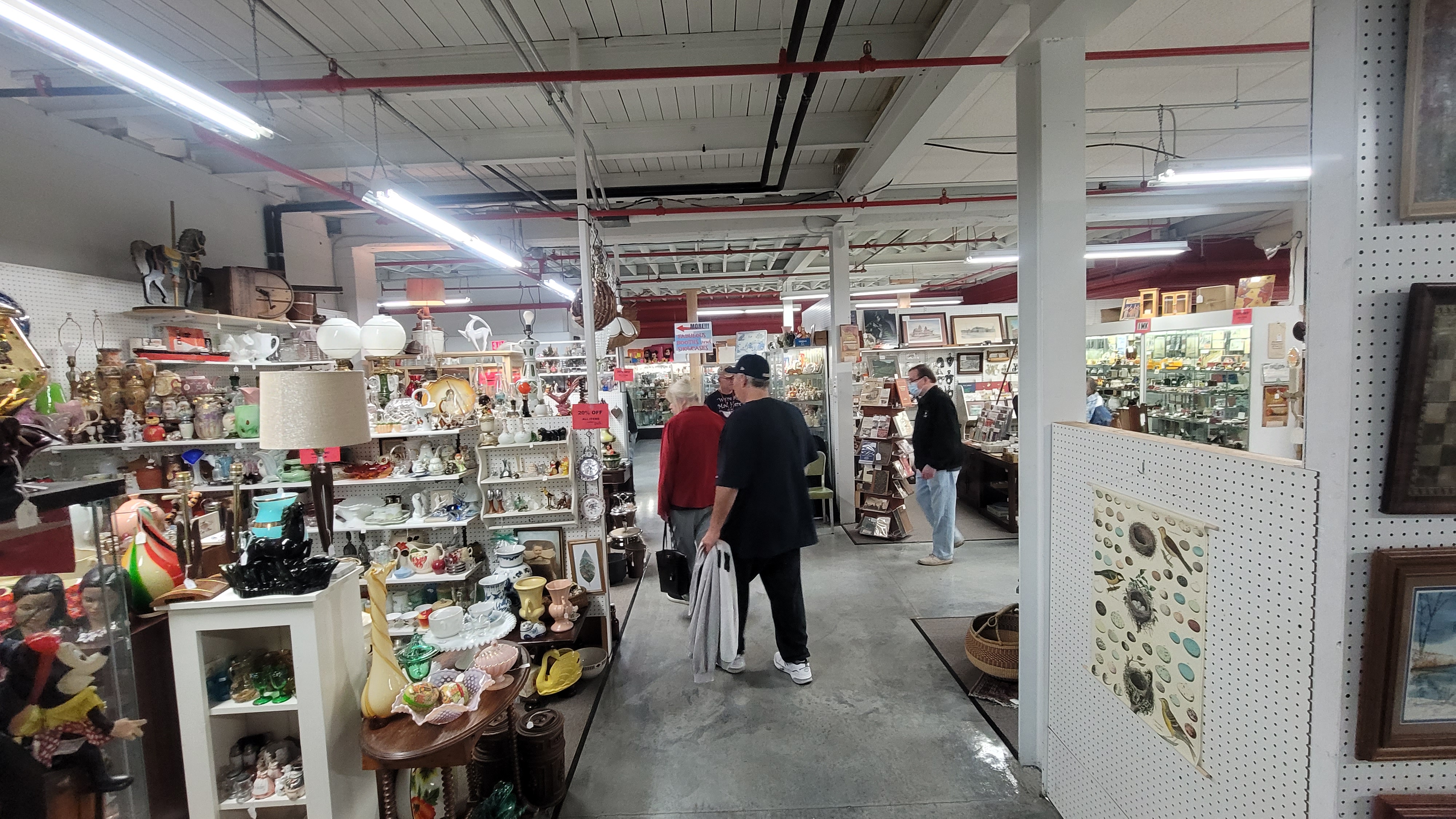 Picture of a place: Mad Hatter Antique Mall