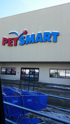 Pet Supply Store «PetSmart», reviews and photos, 3950 28th St SE, Kentwood, MI 49512, USA
