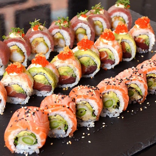 eat sushi Lyon2