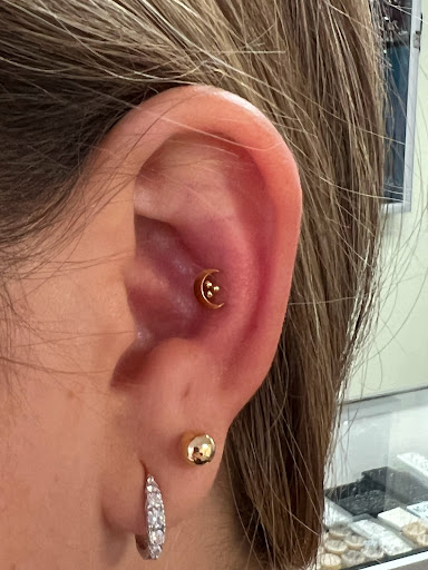 Tattoo Shop «studio 316 Tattoo & Body Piercing», reviews and photos, 84-22 Roosevelt Ave, Jackson Heights, NY 11372, USA