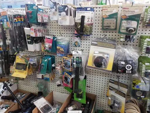 Discount Store «Salvage Discount Store», reviews and photos, 4307 Kernersville Rd, Kernersville, NC 27284, USA