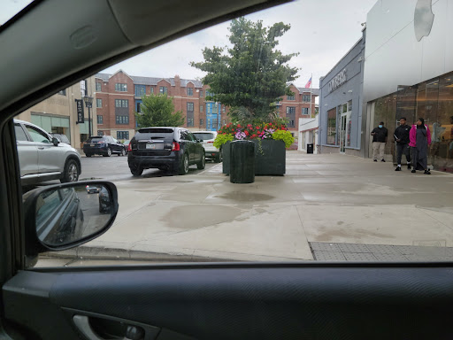 Computer Store «Apple Suburban Square», reviews and photos, 61 Saint James Pl, Ardmore, PA 19003, USA