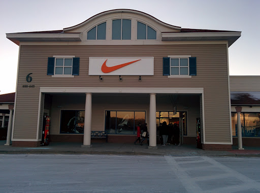 Sporting Goods Store «Nike Factory Store», reviews and photos, 1 Outlet Blvd #600, Wrentham, MA 02093, USA