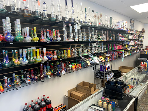 Tobacco Shop «Smoke Hut Smoke Shop», reviews and photos, 11902 Blue Ridge Boulevard g, Grandview, MO 64030, USA