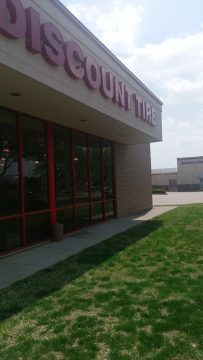 Tire Shop «Discount Tire Store - Plano, TX», reviews and photos, 8700 Ohio Dr, Plano, TX 75024, USA