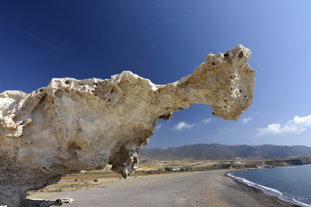 Fotografija Playa Los Escullos z prostoren zaliv