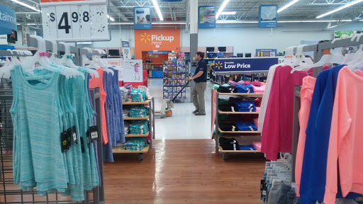 Department Store «Walmart Supercenter», reviews and photos, 3003 N Highway 61, Muscatine, IA 52761, USA