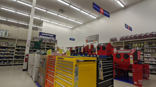 Hardware Store «Harbor Freight Tools», reviews and photos, 6808 W Greenfield Ave, West Allis, WI 53214, USA
