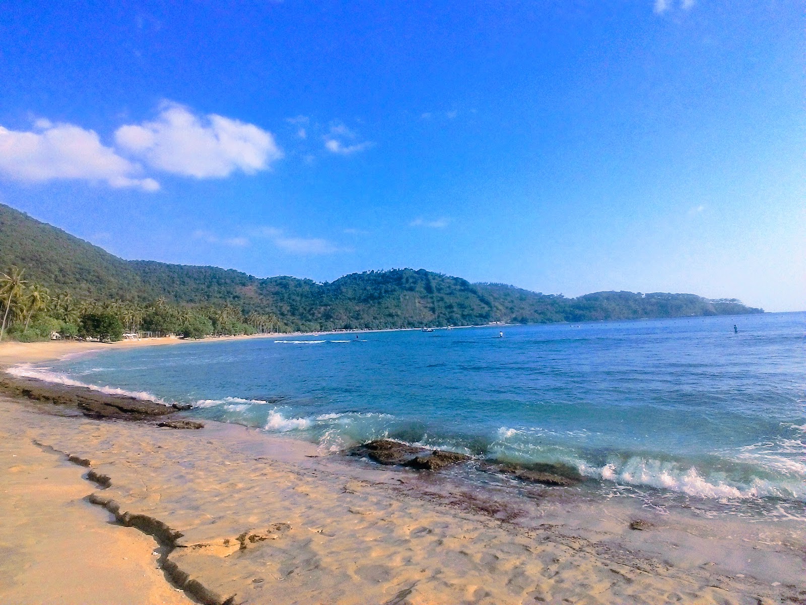 Foto af Vulkanik Nipah beach og bosættelsen