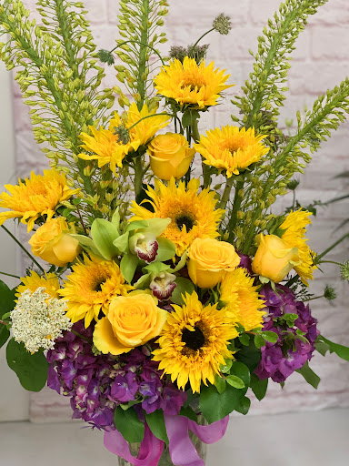 Florist «Sweet Pea Florist», reviews and photos, 5918 Naples Plaza, Long Beach, CA 90803, USA