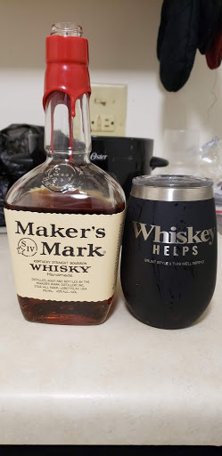 Liquor Store «Famous Liquor», reviews and photos, 105 E Roosevelt Rd, Lombard, IL 60148, USA