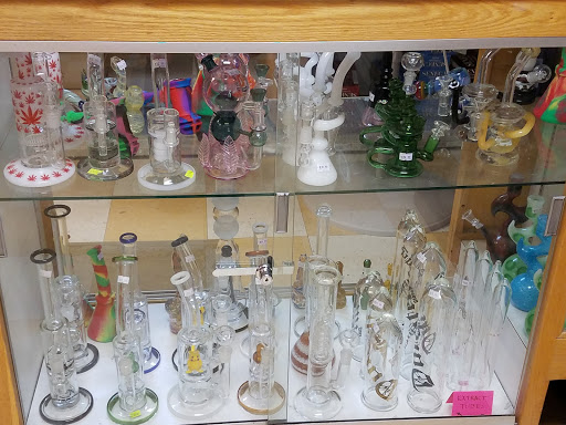 Tobacco Shop «Tobacco World», reviews and photos, 335 S Columbia River Hwy, St Helens, OR 97051, USA