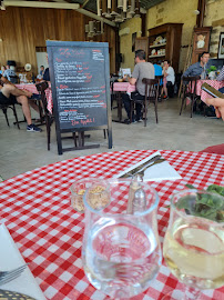 Plats et boissons du Restaurant Chez Grand'Mère à Les Ormes-sur-Voulzie - n°8