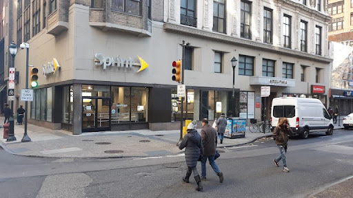 Cell Phone Store «T-Mobile», reviews and photos, 25 City Ave, Bala Cynwyd, PA 19004, USA