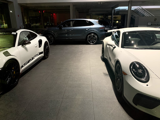 Porsche Dealer «Porsche Exchange», reviews and photos, 2300 Skokie Valley Rd, Highland Park, IL 60035, USA