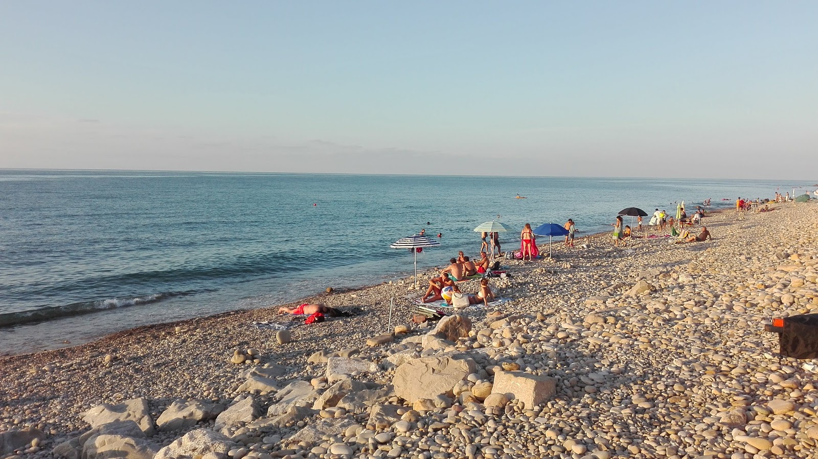 Φωτογραφία του Spiaggia Lungomare di Tusa με μπεζ βότσαλα επιφάνεια