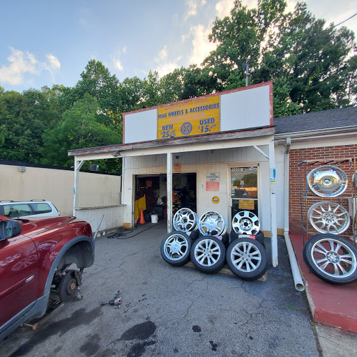 Tire Shop «Discount Tire Store - Atlanta, GA», reviews and photos, 2717 Spring Rd SE, Smyrna, GA 30080, USA