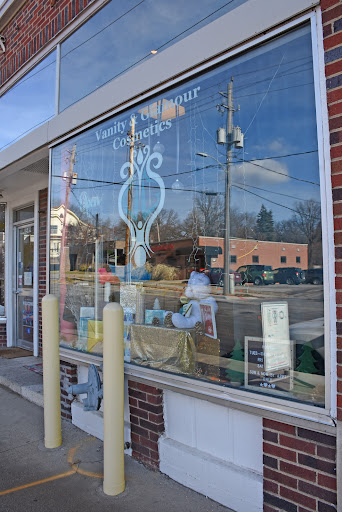 Make-up Artist «Vanity & Glamour Cosmetics / VGCosmetic Makeup Artists», reviews and photos, 547 28th St, Des Moines, IA 50312, USA