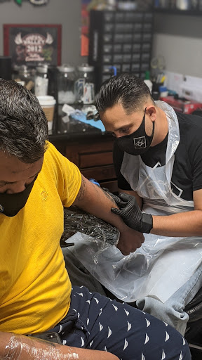 Tattoo Shop «Exclusive Ink Tattoos & Piercings», reviews and photos, 927 N Main St, Salinas, CA 93906, USA