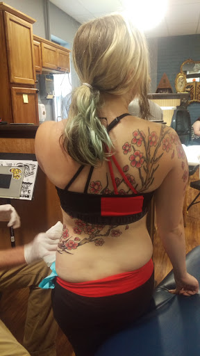 Tattoo and Piercing Shop «Bleed Blue Tattoo & Piercing», reviews and photos, 527 S Upper St, Lexington, KY 40508, USA