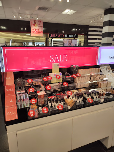 Cosmetics Store «SEPHORA», reviews and photos, 364 Maine Mall Rd, South Portland, ME 04106, USA