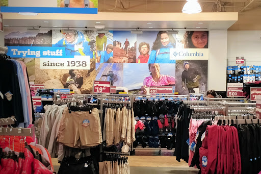 Sportswear Store «Columbia Sportswear Outlet Store at Seattle Premium Outlets», reviews and photos, 10600 Quil Ceda Blvd #920, Tulalip, WA 98271, USA