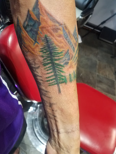 Tattoo Shop «Integrity Tattoos», reviews and photos, 324 N Illinois St, Belleville, IL 62220, USA