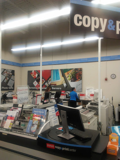 Office Supply Store «Staples», reviews and photos, 7157 Narcoossee Rd, Orlando, FL 32822, USA