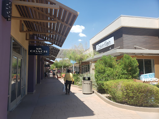 Phoenix Premium Outlets, 4976 Premium Outlets Way, Chandler, AZ 85226, USA, 