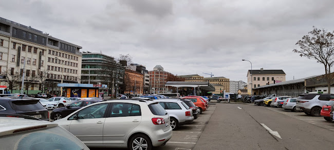 Parkoviště Benešova - naproti hotelu - Parkovací dům