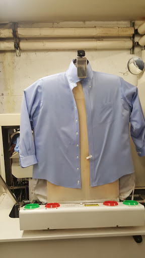 Dry Cleaner «Hubbard Cleaners», reviews and photos, 3362 D St, Hubbard, OR 97032, USA