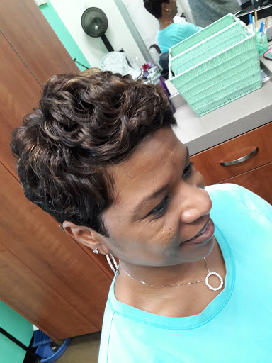 Beauty Salon «Sola Salon Studios», reviews and photos, 121 Mitchells Chance Rd, Edgewater, MD 21037, USA