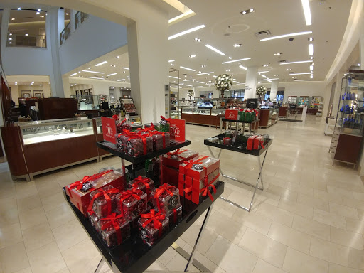 Department Store «Saks Fifth Avenue», reviews and photos, 9214 Stony Point Pkwy, Richmond, VA 23235, USA