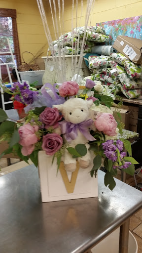 Florist «Flower Basket», reviews and photos, 302 N Lake St, Aurora, IL 60506, USA