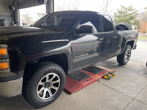 Tire Shop «Discount Tire Store - Murfreesboro, TN», reviews and photos, 2652 S Church St, Murfreesboro, TN 37127, USA