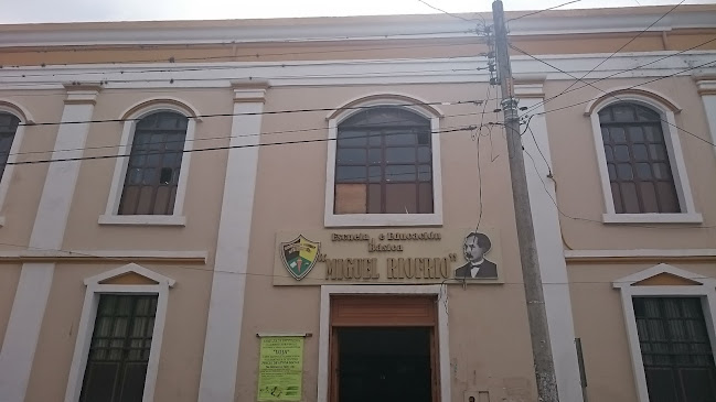 Escuela Miguel Riofrio loja - Escuela