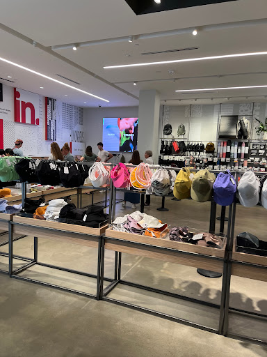 Sportswear Store «lululemon athletica», reviews and photos, 152 South Avenue, Bloomington, MN 55425, USA