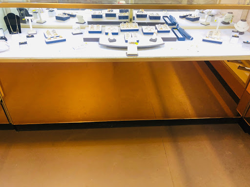 Pawn Shop «Roswell Pawn & Jewelry», reviews and photos, 615 Holcomb Bridge Rd, Roswell, GA 30076, USA