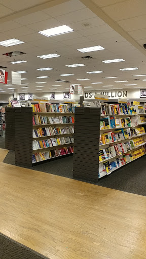 Book Store «Books-A-Million», reviews and photos, 994 Breckenridge Ln, Louisville, KY 40207, USA
