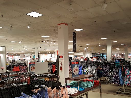 JCPenney, 2101 Fort Henry Dr, Kingsport, TN 37664, USA, 