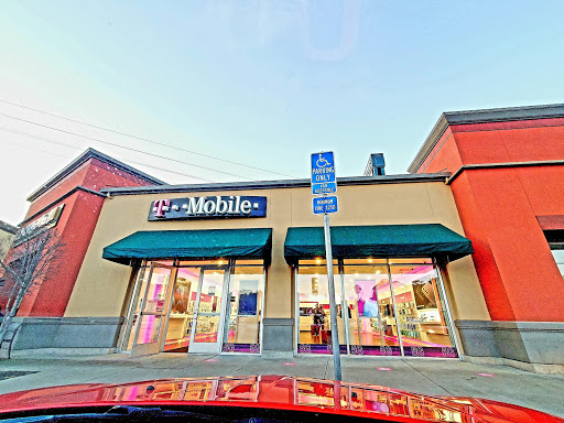 Cell Phone Store «T-Mobile», reviews and photos, 2708 Pinole Valley Rd, Pinole, CA 94564, USA