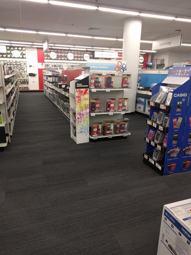 Office Supply Store «Staples», reviews and photos, 6800 Wisconsin Ave, Chevy Chase, MD 20815, USA