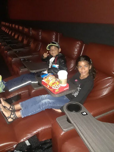 Movie Theater «Rave Cinemas», reviews and photos, 864 Riverdale St, West Springfield, MA 01089, USA