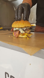 Photo n°20 de Food Truck : Conteneur à Burger à Le Havre ()